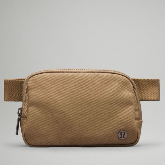 Lululemon Everywhere Belt Bag Crossbody Bag Canvas Artifact Brown NWT - Picture 2 of 7